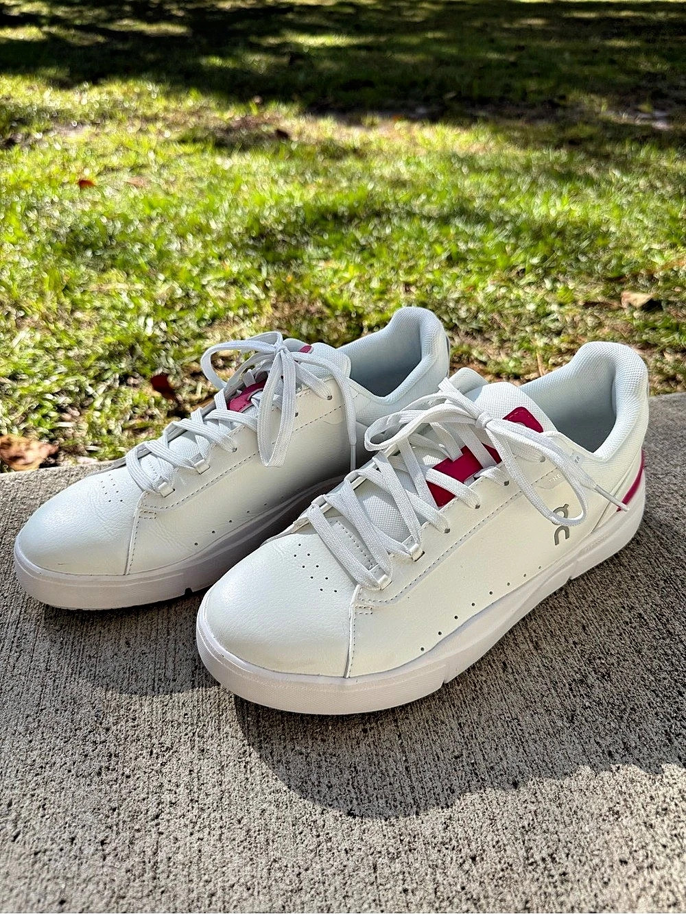 On The Roger Centre Court White & Pink Sneakers